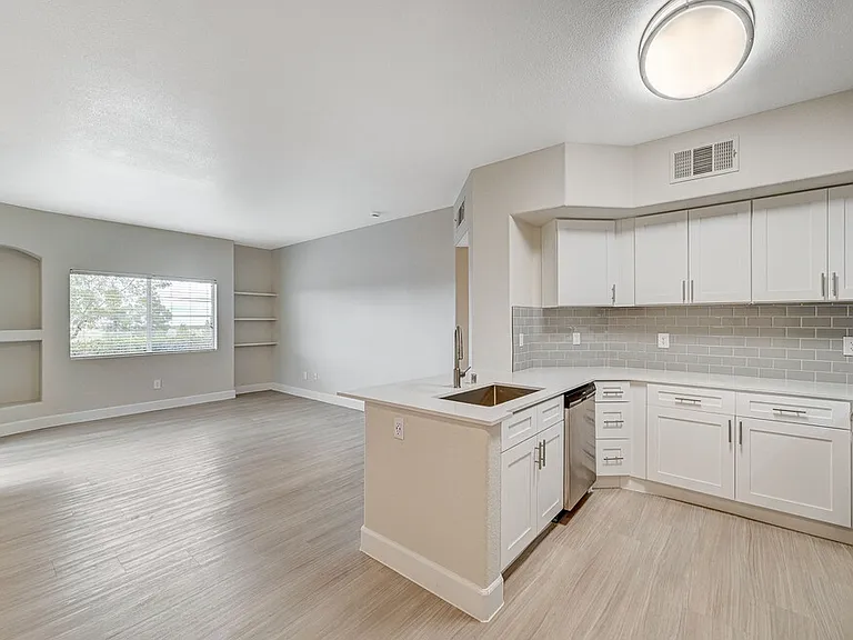 Eagle Trace Apartments — Photo 16
