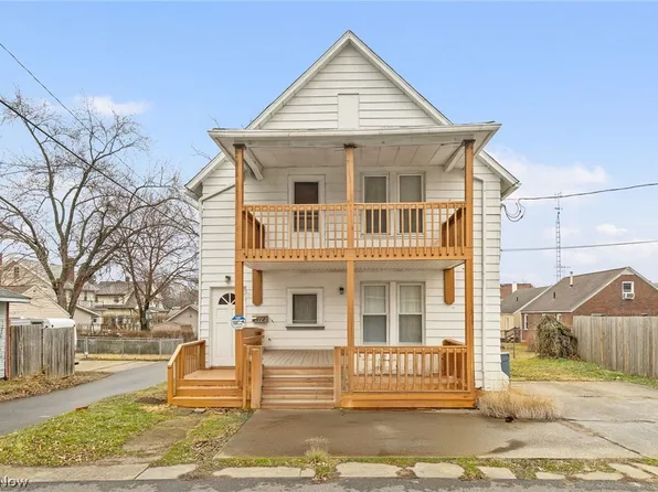 2112 Iris Ct NW, Canton, OH 44709