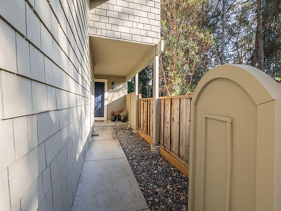 3rd image of 2874 Lindsay Ln #2874