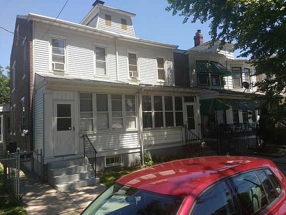2nd image of 1134 Franklin St