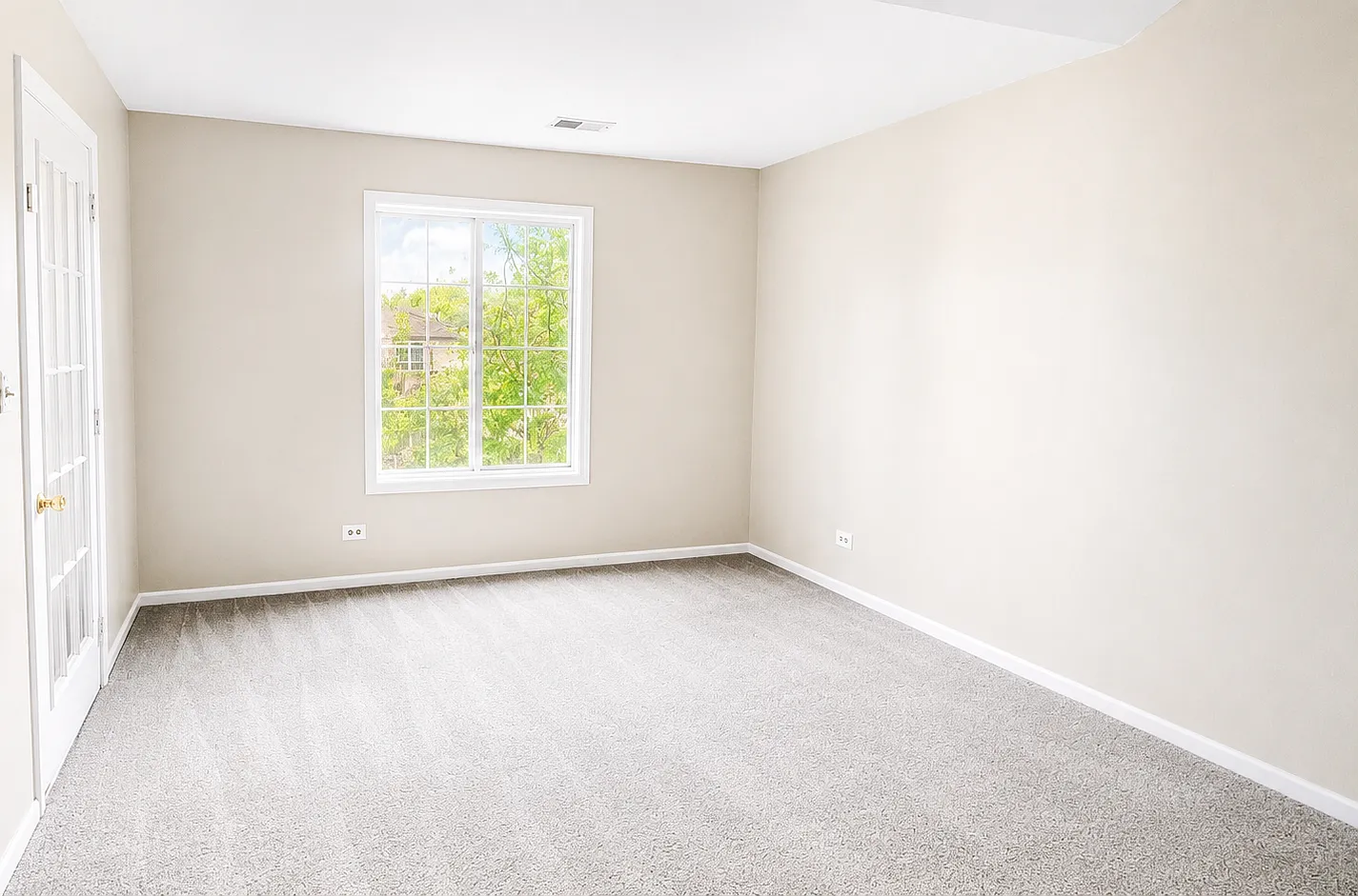 2 bed, 1200 sqft, $2,400 — Photo 4