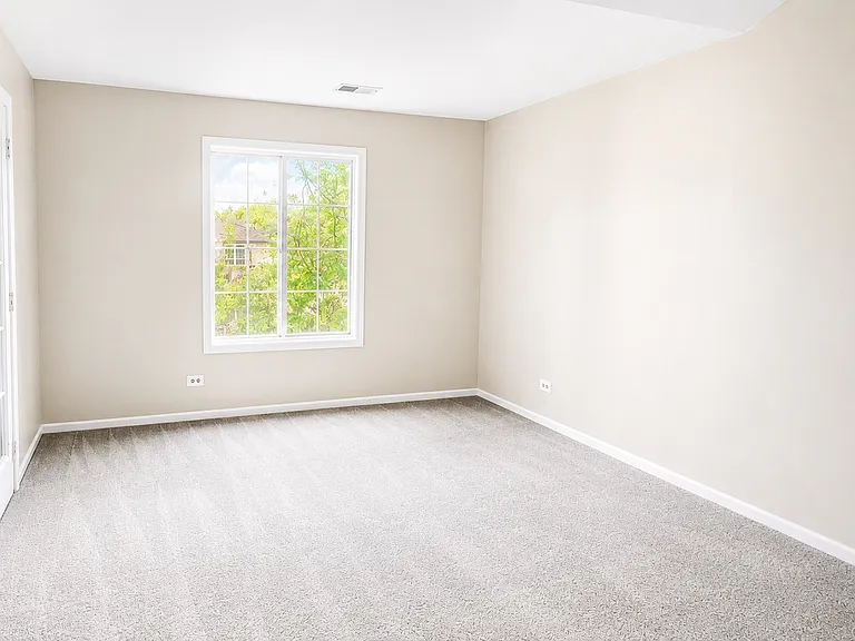 1721 Chesapeake Ln #2 — Photo 4