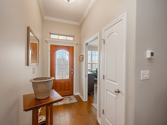 5th image of 716 Emory Dr