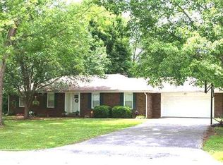 1639 Kenilwood Way, Bowling Green, KY 42104