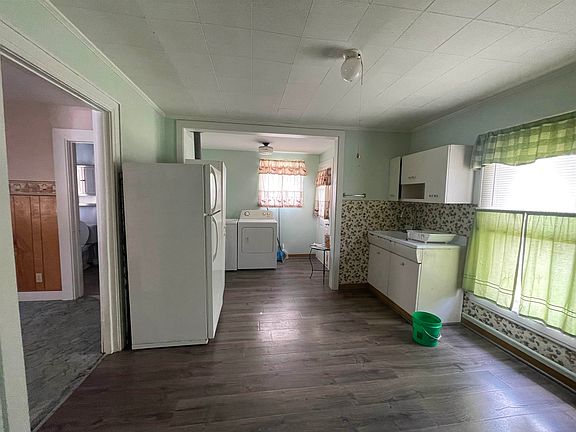 4th image of 539 Peyton St