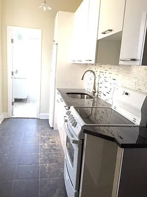 Rented by G2 Realty Group LLC | media 8
