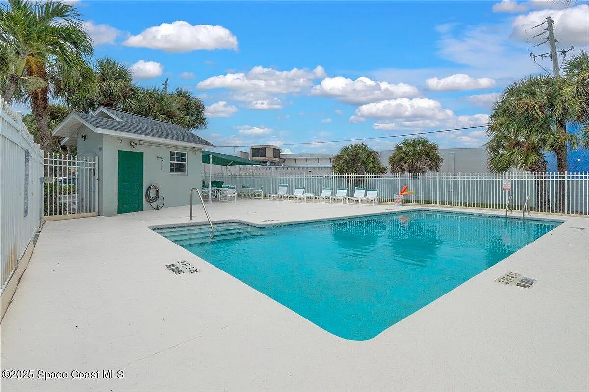4 bed, 2.5 bath, 1840 sqft, $3,000 — Photo 2