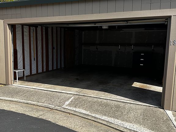 3rd image of 18 Columbine Ln