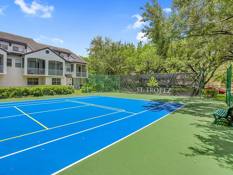 St. Tropez Townhomes & Villas — Photo 67