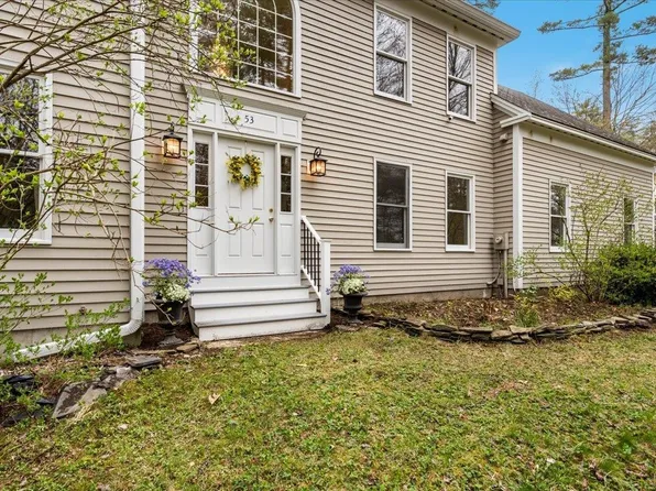 53 Catesby Lane, Bedford, NH 03110