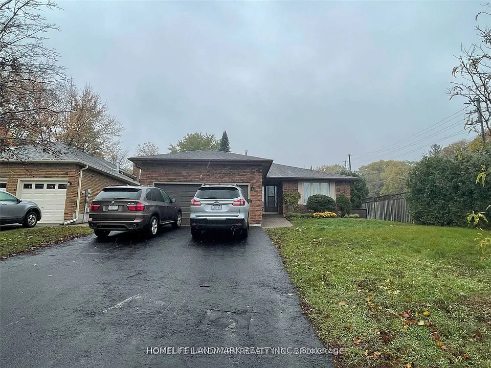 2 Gibbon Dr #UPPER