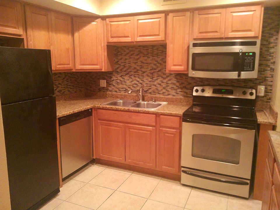 1st image of 4410 N Longview Ave Unit 211