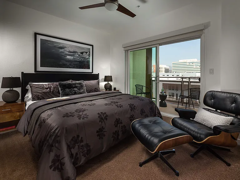 Onyx Glendale — Photo 16