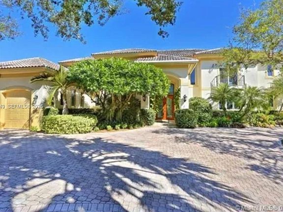 2nd image of 673 Destacada Ave