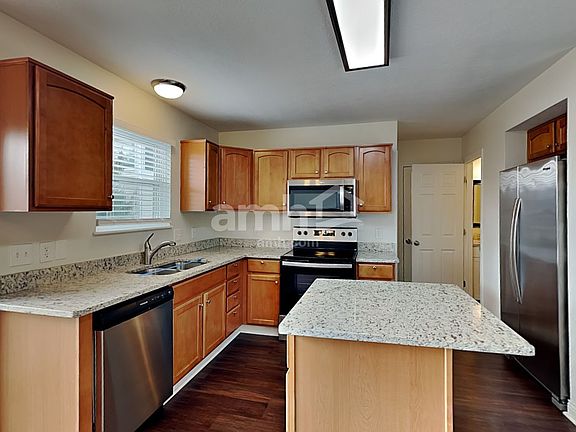 4th image of 1557 Pheasant Run Dr