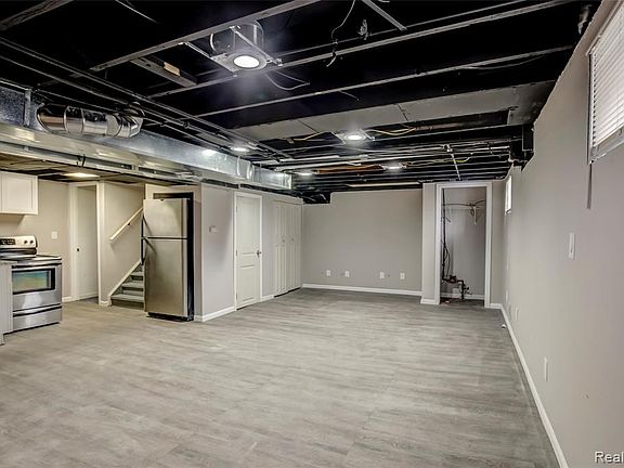 3rd image of 463 W Breckenridge Ave