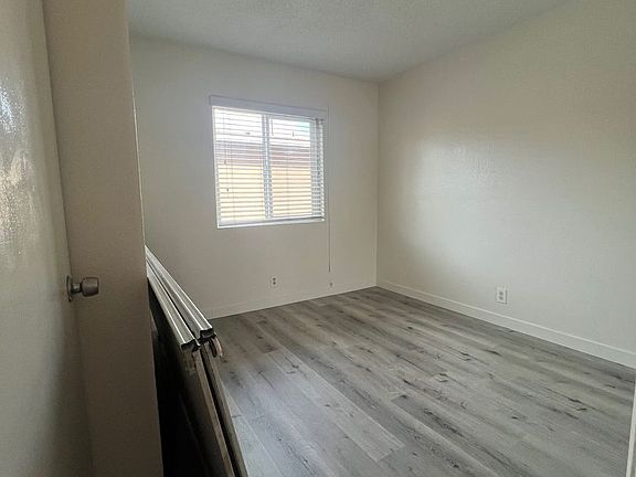 4th image of 5236-42 Naranja St #4