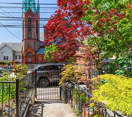 Rented by Nest Seekers International | media 10