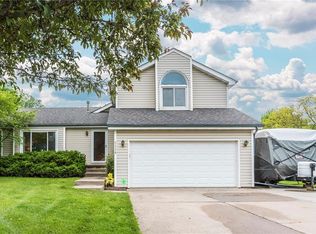 5338 NW 88th Ct, Johnston, IA 50131