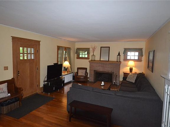 2nd image of 72 N Grove St