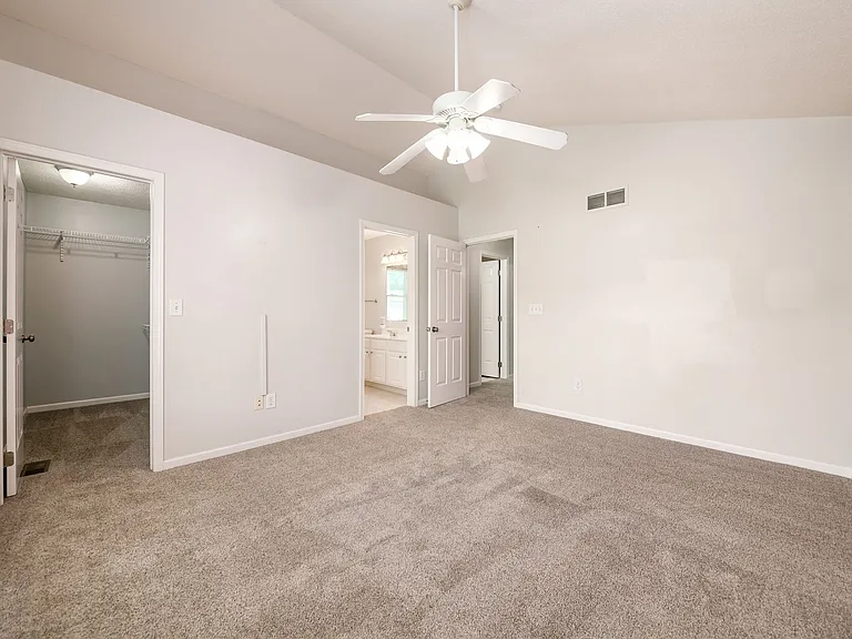 8607 Clover Glade Dr — Photo 27