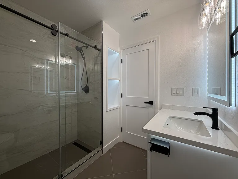 27733 Dickens Ave #C — Photo 4