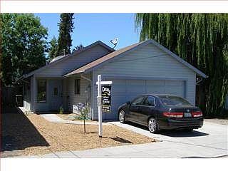 2nd image of 221 Felix St
