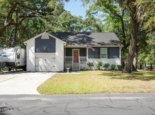 2 Arbor Ln, Saint Helena Island, SC 29920