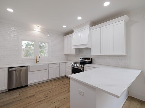 4th image of 187 Ledo Ln