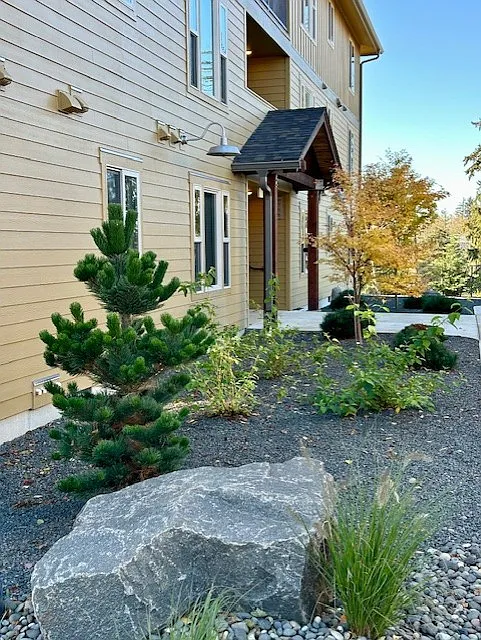 Latitude 46 Apartments — Photo 4