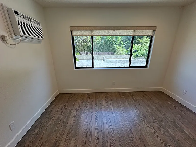 6345 Primrose Ave #10 — Photo 19