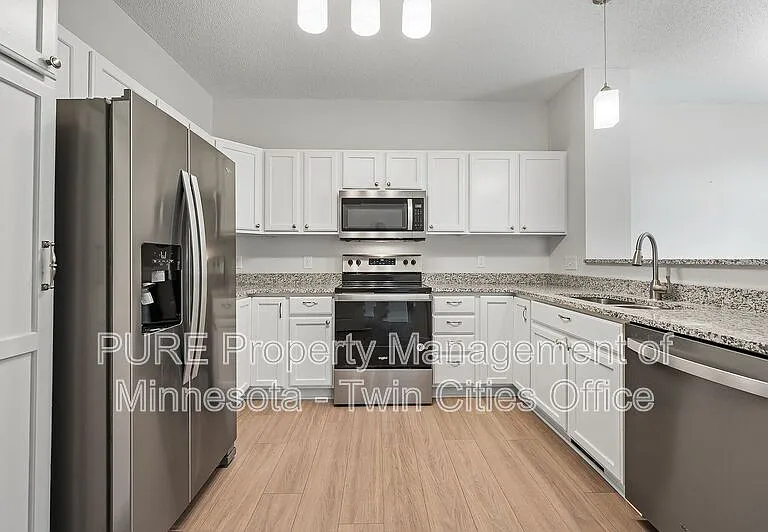 1877 111th Ave NE — Photo 12