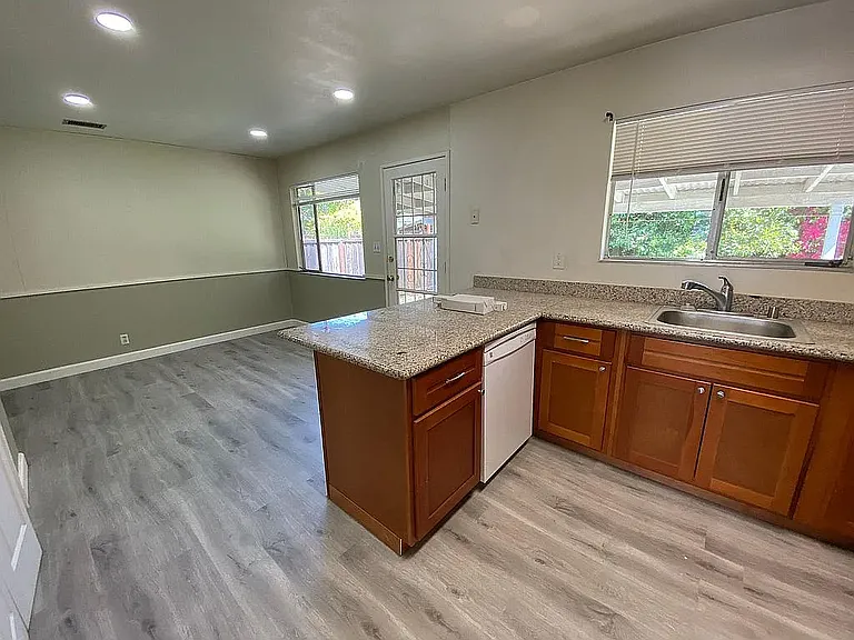 40552 Verne St — Photo 16