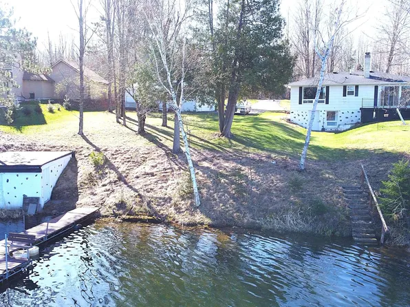 N9060 Big Twin Lake Ln, Pickerel, WI 54465