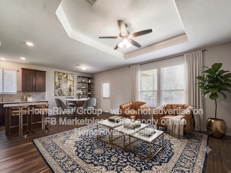 3 bed, 2.0 bath, 1206 sqft, $1,745 — Photo 2