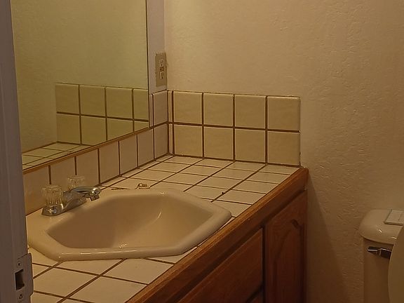 4th image of 2902 Broadway St APT 5