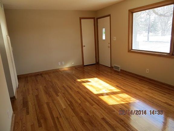 3rd image of 5740 Holdrege St