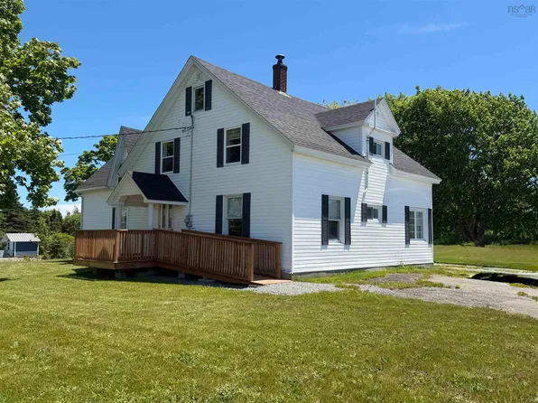 45 Franks Rd, West Pubnico, NS B0W 3S0