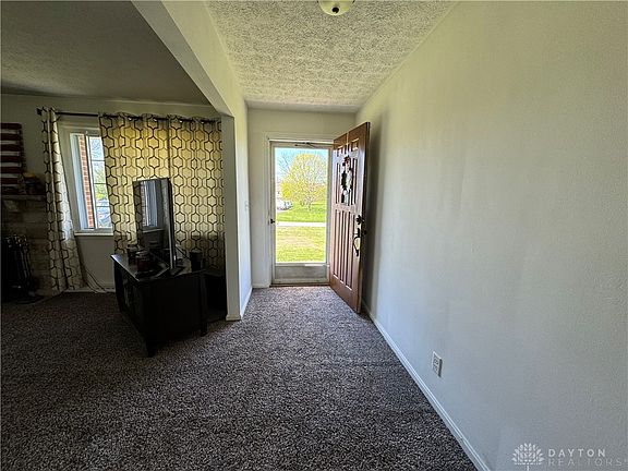2nd image of 936 Livingston Dr