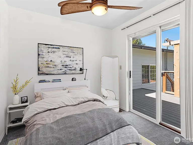 444 Marine View Pl — Photo 16
