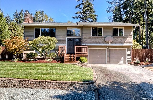 1st image of 812 216th Pl NE