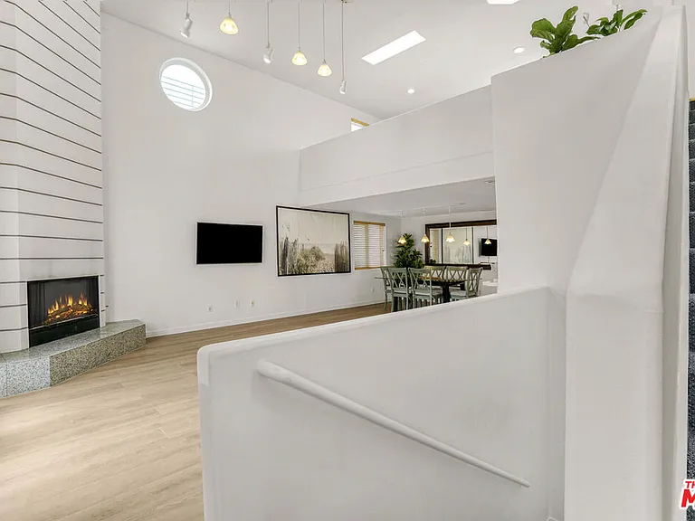 115 Galleon St #A — Photo 5
