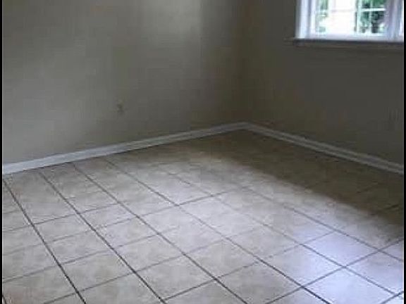 4th image of 2657 Charing Cross Dr