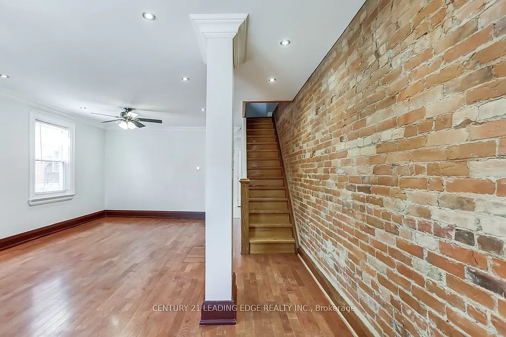 3 bed, $2,950 — Photo 2