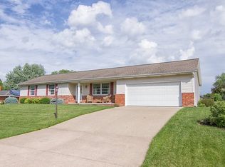 313 Pinecrest Dr, Metamora, IL
