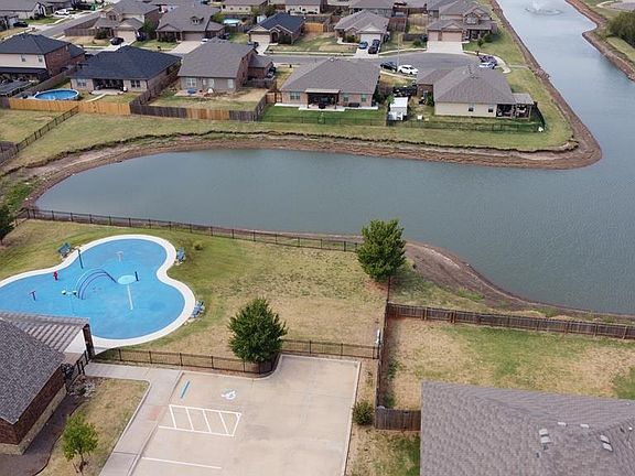 4th image of 2500 Ressie Ln