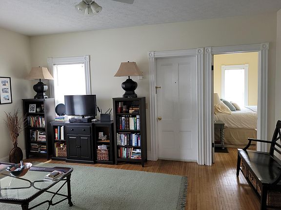3rd image of 102 West Ave #1