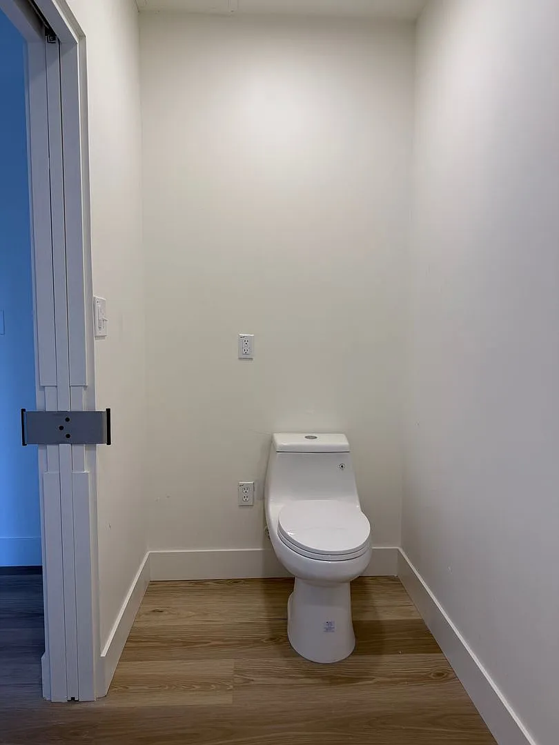 Poets Place Apartment — Photo 4