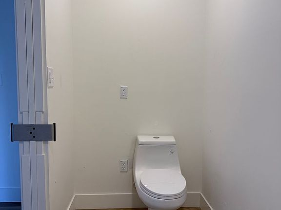 4th image of 2435 San Pablo Ave #201