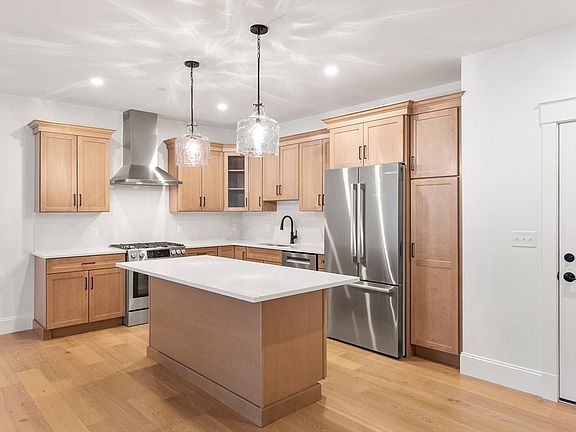 3rd image of 134 Court St #1